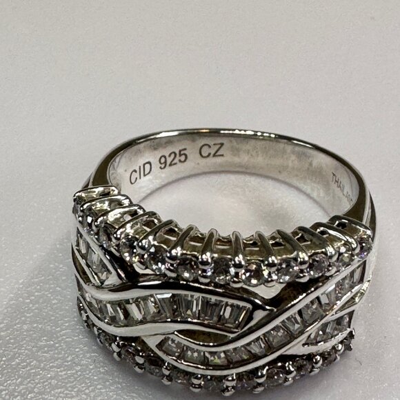 Sterling Silver 925 Baguette & Round CZ Twist Infinity Knot Ring..Size 7 - Picture 10 of 10